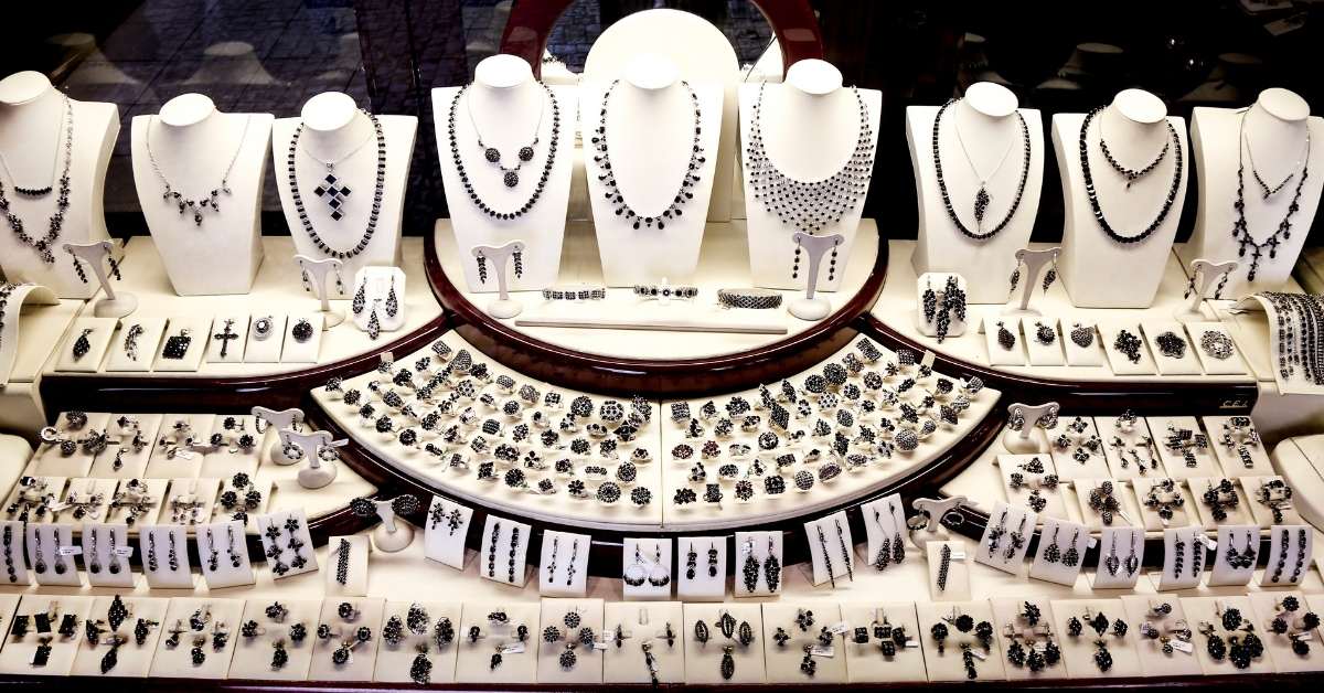 Park CO Jewelers jewel and accessory display